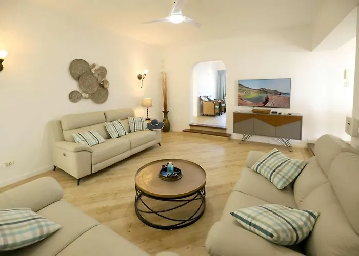 Cancilla Villa *